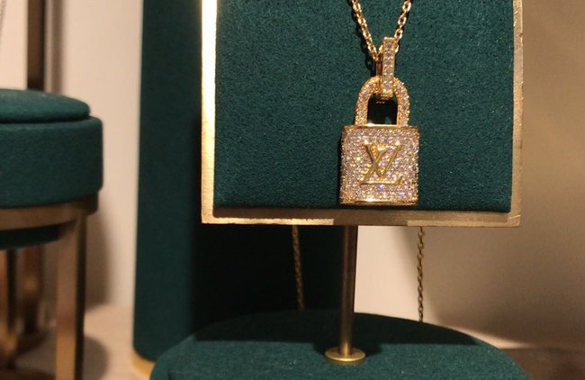 Louis Vuitton Necklace CSJ40001837