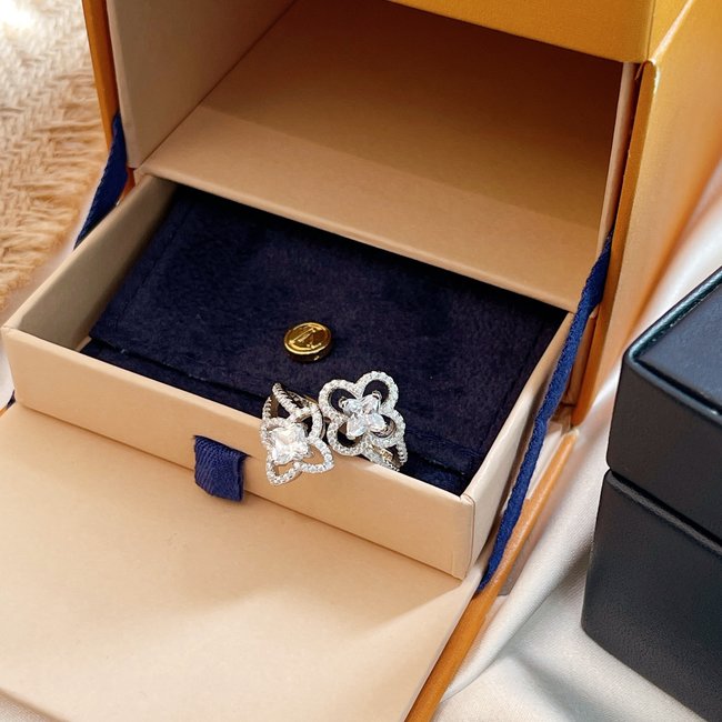 Louis Vuitton ring CSJ70001626