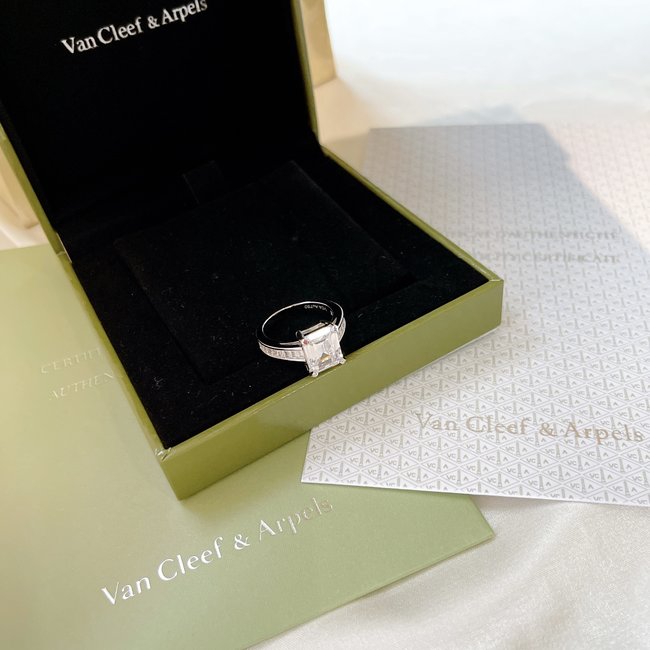 Van Cleef & Arpels ring CSJ34445155