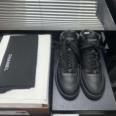 Chanel Panda shoes punched casual white shoes