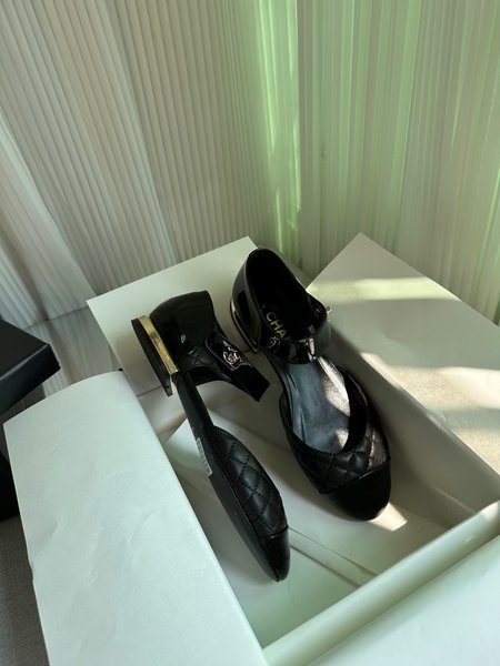 Chanel Cow leather patent leather Mary Jane