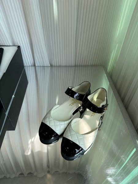 Chanel Cow leather patent leather Mary Jane