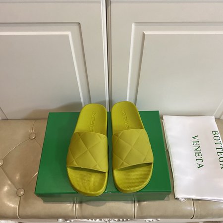 Bottega Veneta Slippers square check embossed TPU outsole