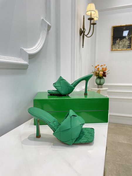 Bottega Veneta High-heeled woven slippers