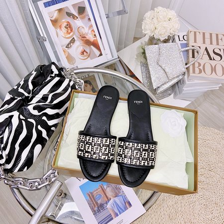 Fendi FF sandals cowhide material sheepskin lining