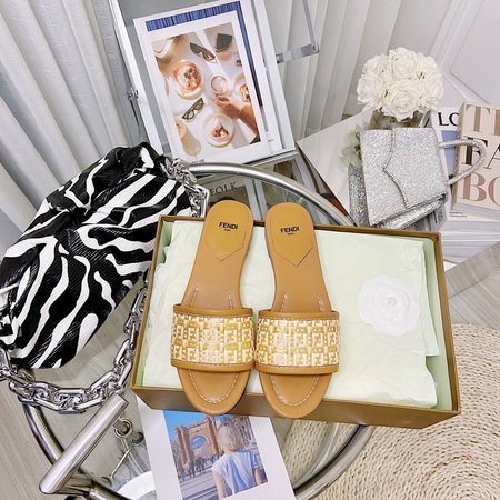 Fendi FF sandals cowhide material sheepskin lining