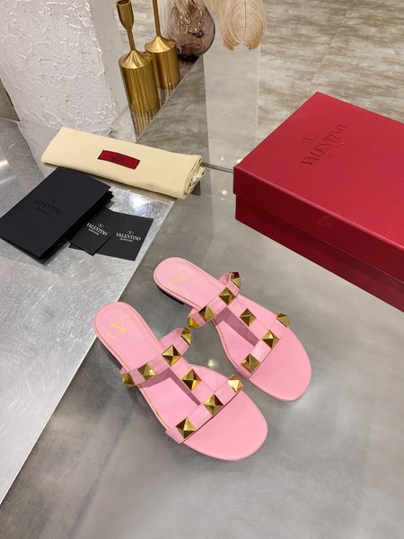 Valentino Hollow design with classic rivet block heel sandals