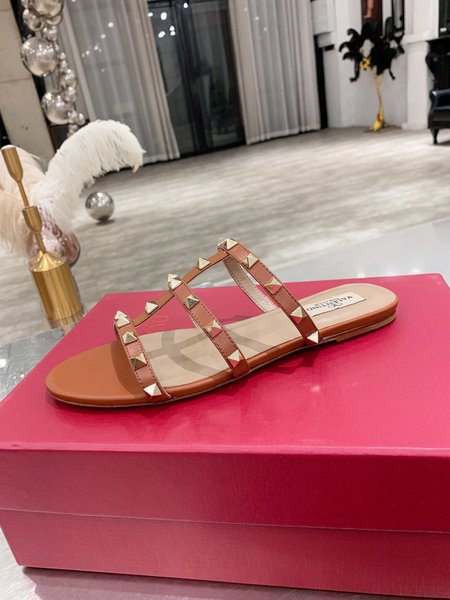 Valentino Hollow design with classic rivet flat sandals