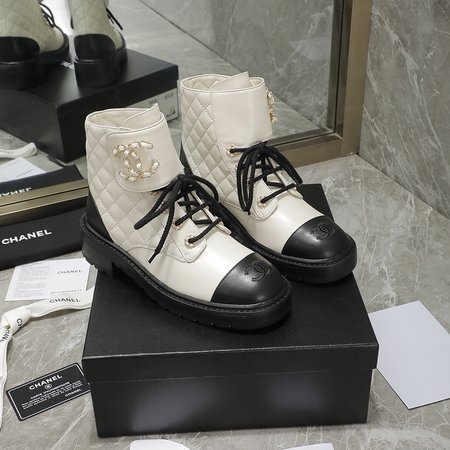 Chanel Diamond Check Boots CC Chain Buckle CC Embroidered Logo Heel Height: 4cm