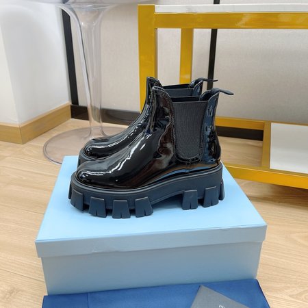 Prada Thick-soled short boots cowhide/patent leather heel height: 6cm