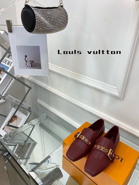 Louis Vuitton women s sheepskin shoes