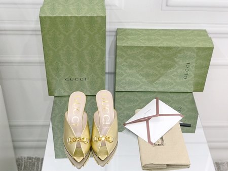 Gucci Open toe fish mouth sandals and slippers
