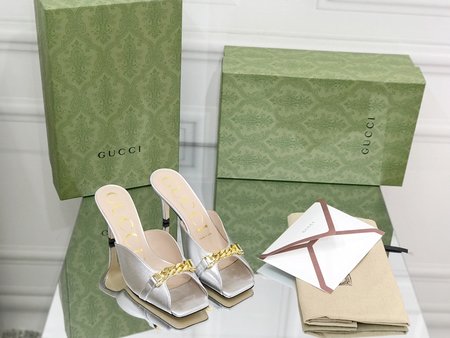 Gucci Open toe fish mouth sandals and slippers