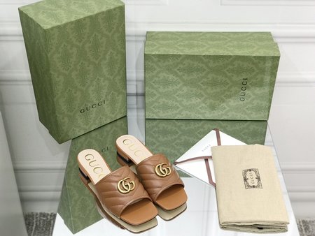 Gucci slip-on half slippers