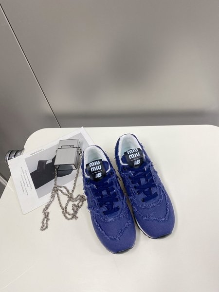 Miu Miu NB 574 co-branded shoes coarse fabric splicing to make old raw edge design retro rebellion