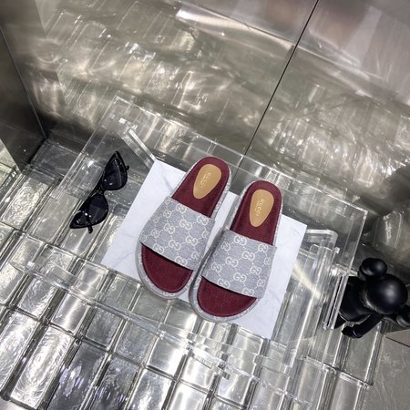 Gucci festival joint slippers