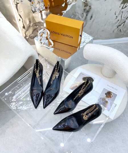 Louis Vuitton Chain women s shoes quality assurance