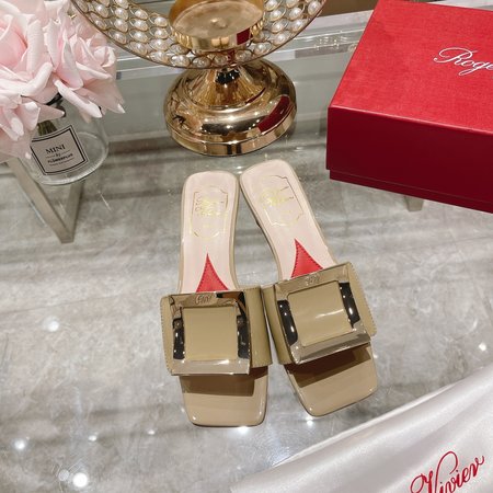 Roger Viver Classic square buckle slippers Simple design Love insole High texture lambskin cow lacquer silk