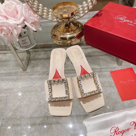 Roger Viver Classic square buckle slippers Simple design Love insole High texture lambskin cow lacquer silk
