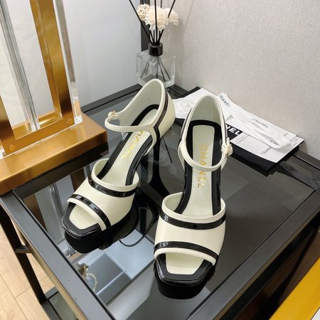 Chanel fish mouth color block sandals
