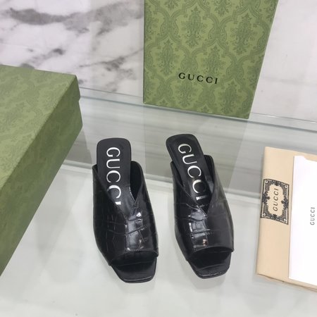 Gucci stone print slippers