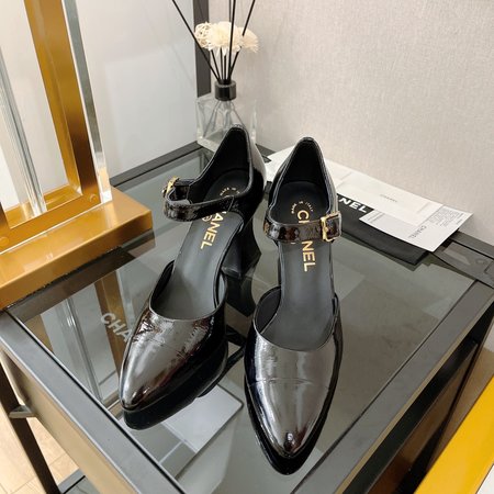 Chanel wrinkled patent leather sandals