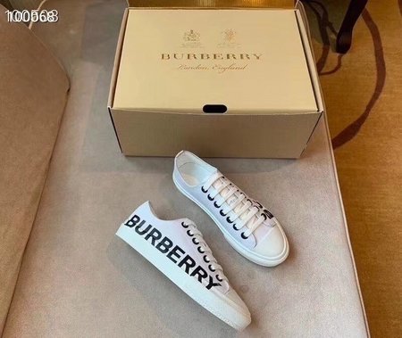 Burberry Women s casual sneakers classic logo