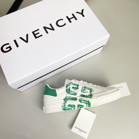 Givenchy Joint graffiti sneakers