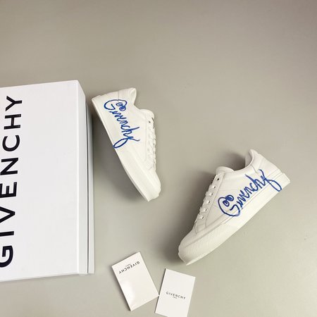 Givenchy Joint graffiti sneakers