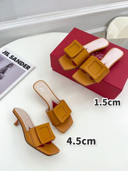 Roger Viver Temperament and generous buckle slippers series