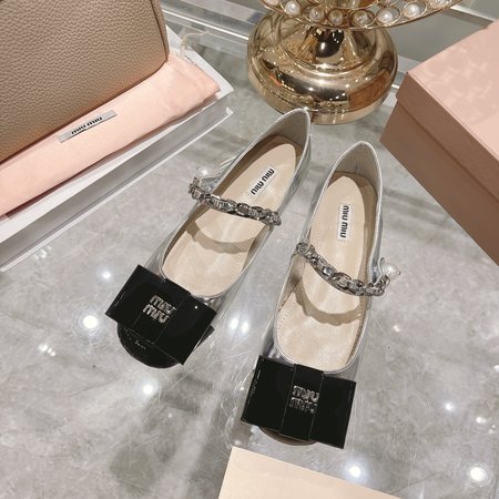 Miu Miu Square Toe Chunky Chain Pearl Mary Janes