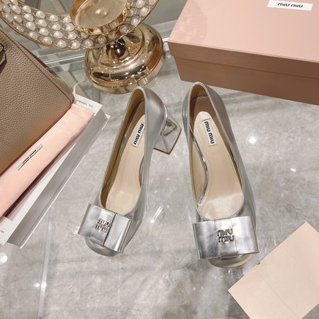 Miu Miu Square Toe Chunky Chain Pearl Mary Janes