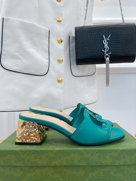 Gucci GG cutout water ripple slippers