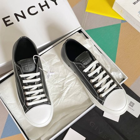Givenchy Logo Embroidered Canvas City Sneakers