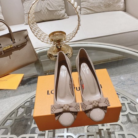 Louis Vuitton Round Toe Bowknot Ladies Shoes