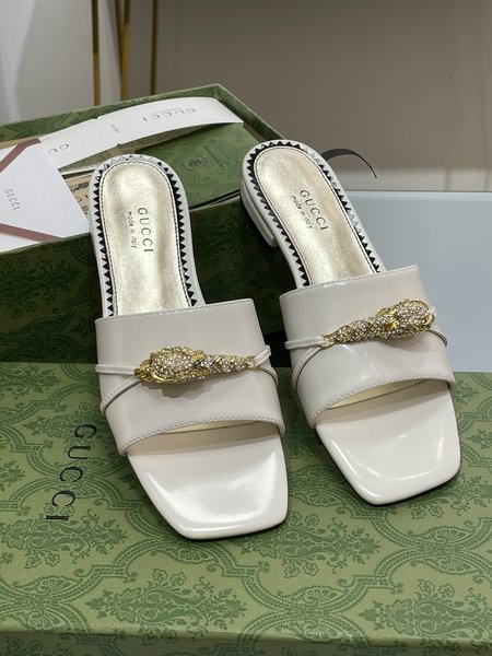 Gucci Flat wide heel slippers gold rhinestone snake head sandals