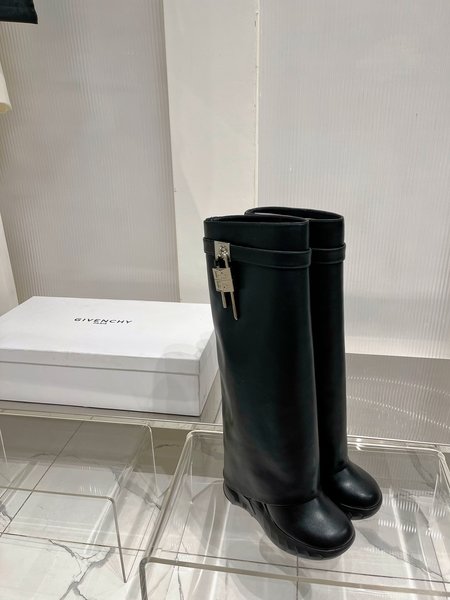 Givenchy Pebbled leather boots