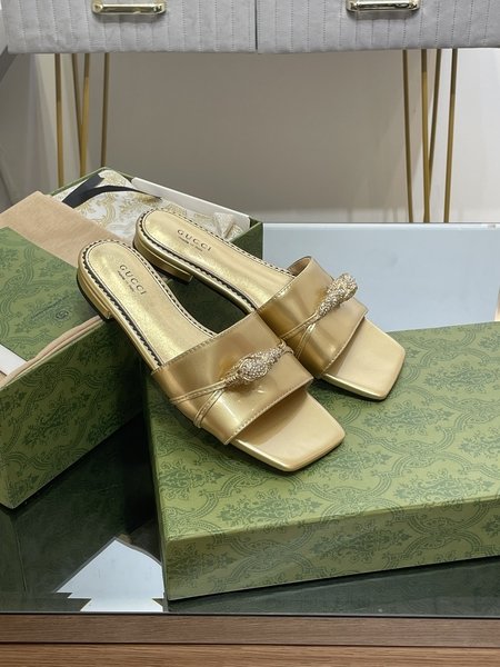 Gucci Flat wide heel slippers gold rhinestone snake head sandals