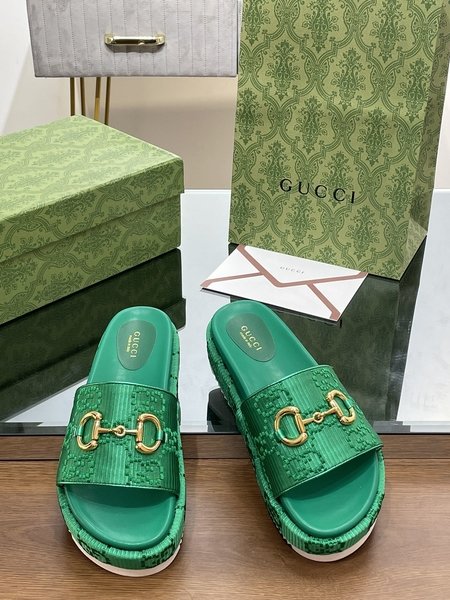 Gucci horsebit slippers