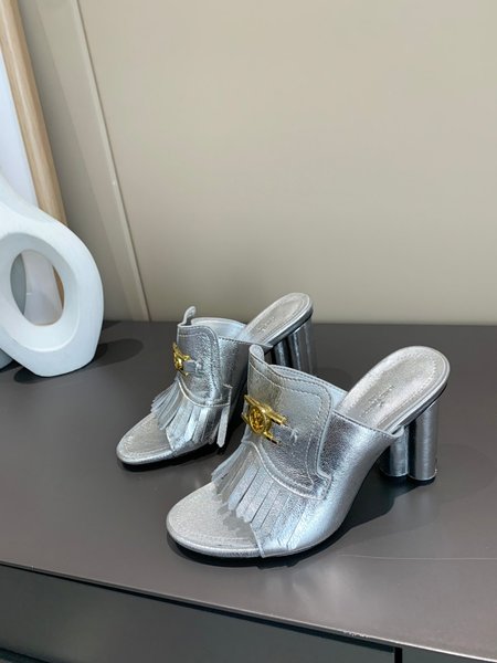 Louis Vuitton Fish mouth fringed sandals 